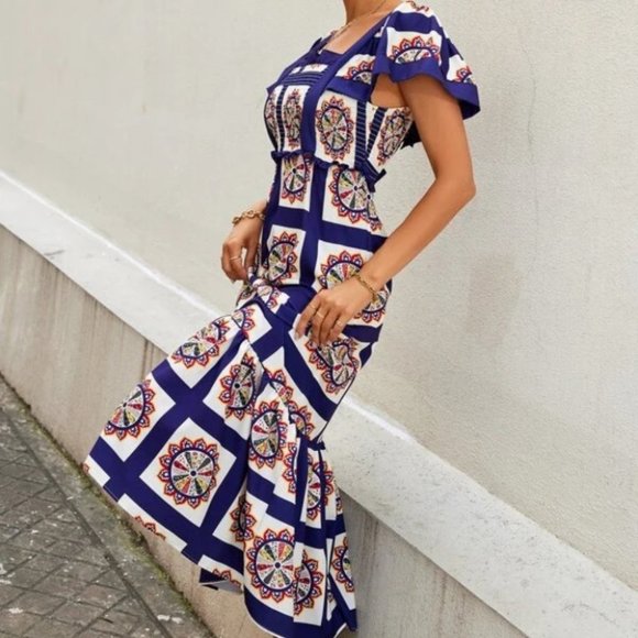 blue contemporary Floral Shirred Dress with Mermaid hem & Butterfly Sleeve - Picture 4 of 6